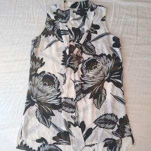 Who What Wear Sleeveless Top